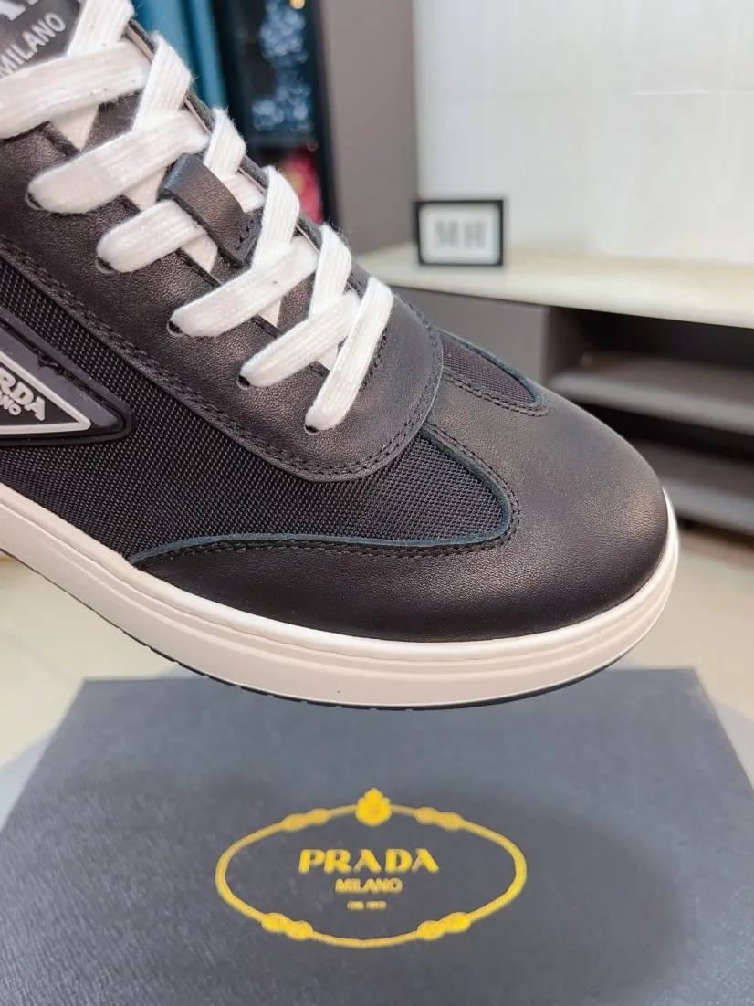 Men's shoes 💰420🌹🌹High-quality new Prada counters are launched simultaneously. The new men's shoes and 😘fabrics are selected from imported mesh and glue-spraying technology. Imported cowhide lining. 👍🏿High-end☄️Open-molded non-slip rubber outsole, exquisite lines, simple and elegant, comfortable and high-end for leisure travel. Code number: 38 to 44